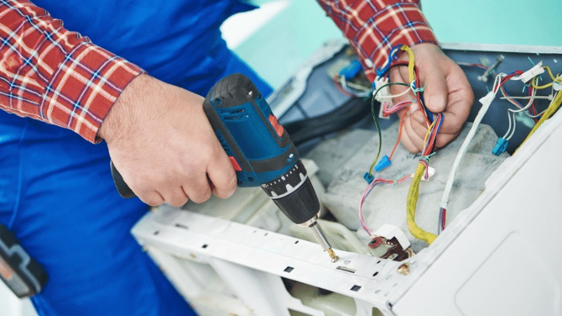 Derince Bosch Bosch çamaşır makinesi kart tamiri – Su almama arızası orijinal parça ile giderildi. - Teknik servis örneği